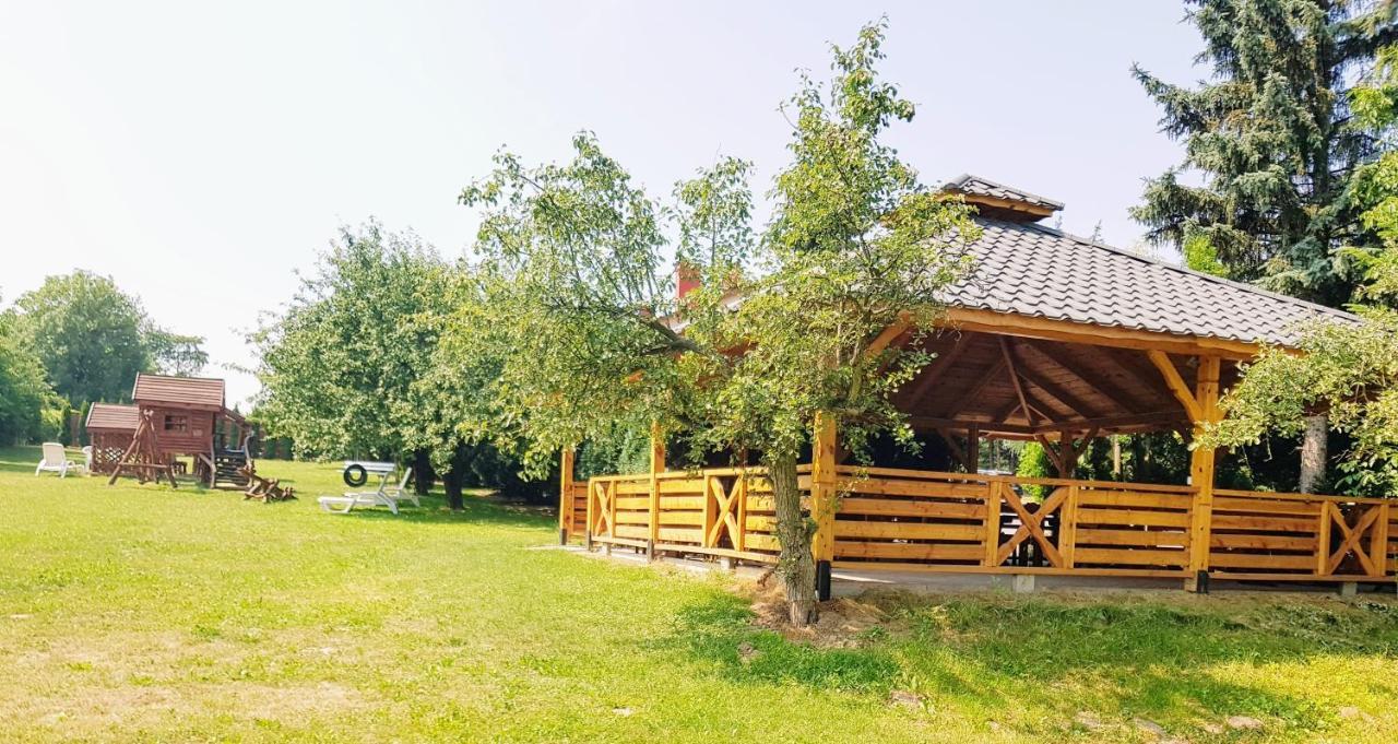 Willa-Restauracja Victoria Ostrowiec Świętokrzyski Exteriér fotografie